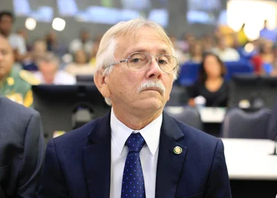 Vereador Nilson Cavalcante durante abertura do ano legislativo
