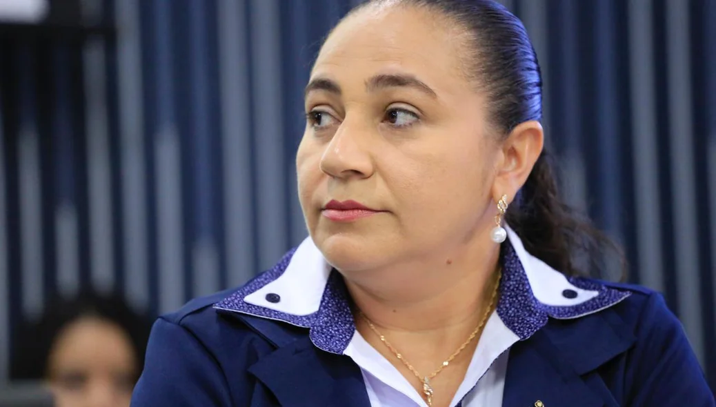 Vereadora Cida Sampaio, durante abertura do ano legislativo da Câmara
