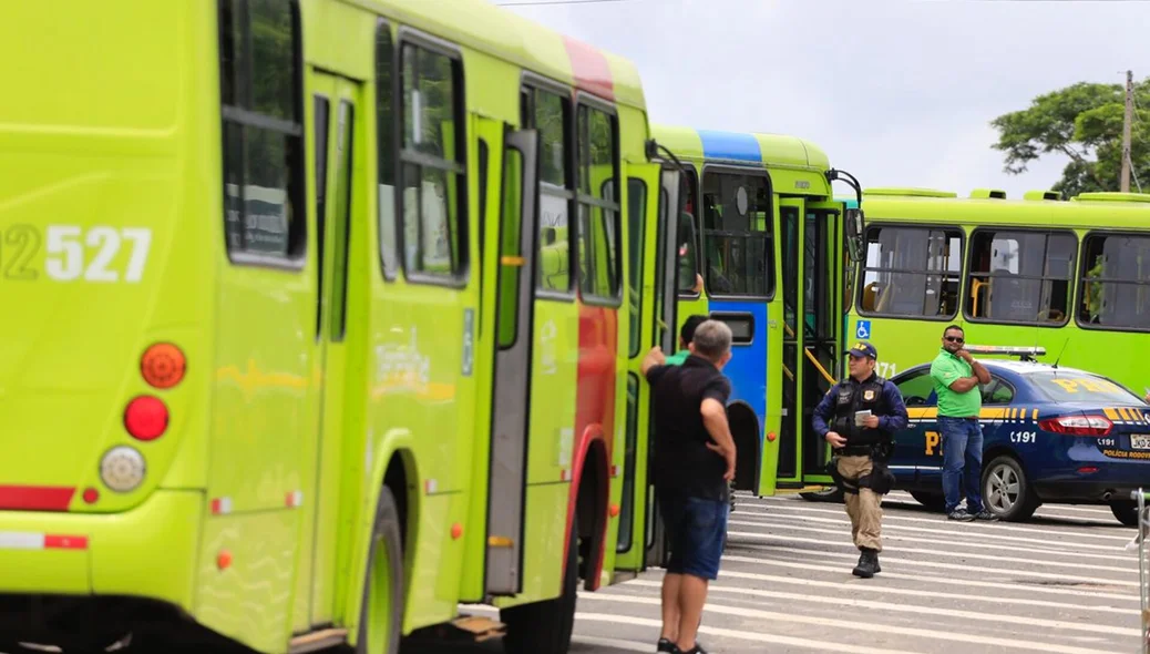 Mais ônibus apreendidos em nova fiscalização da PRF
