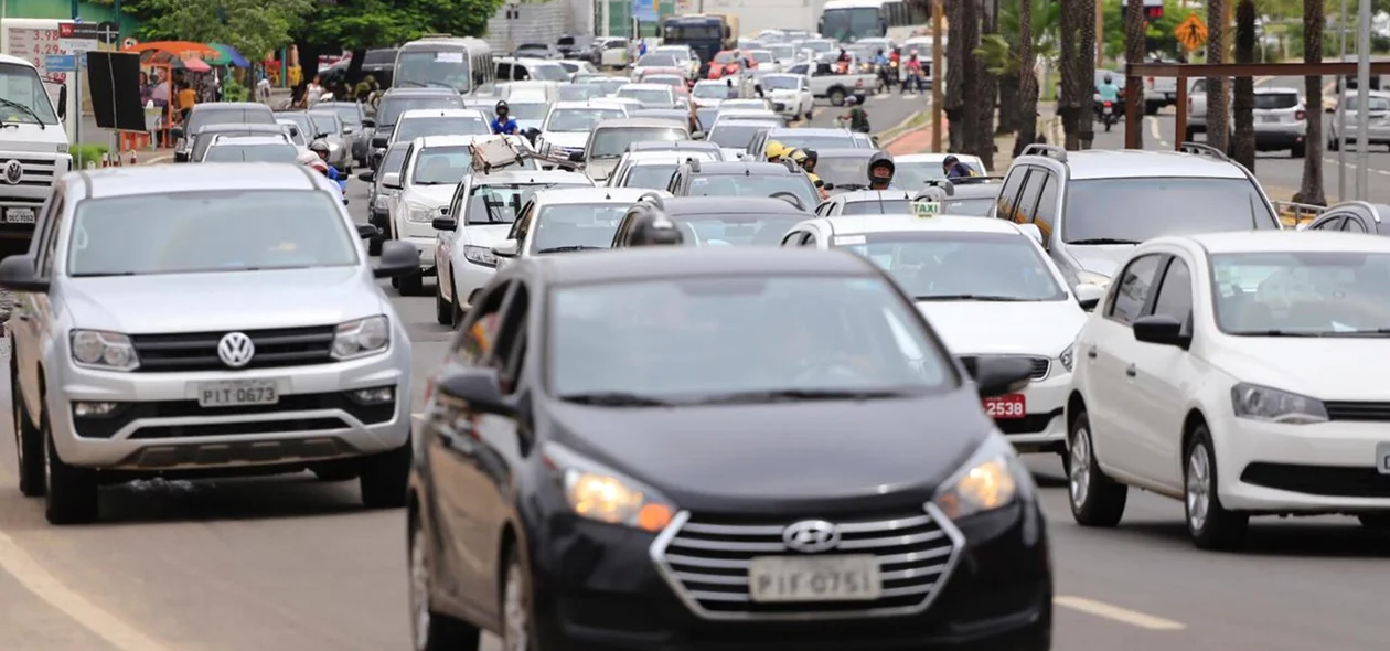 Trânsito congestionado no local