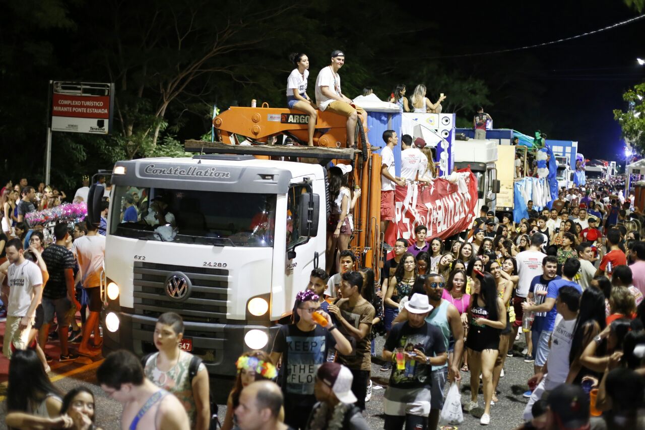 Caminhão no Corso de Teresina