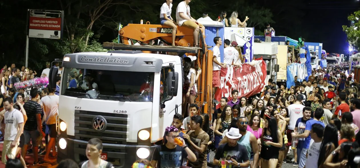 Caminhão no Corso de Teresina