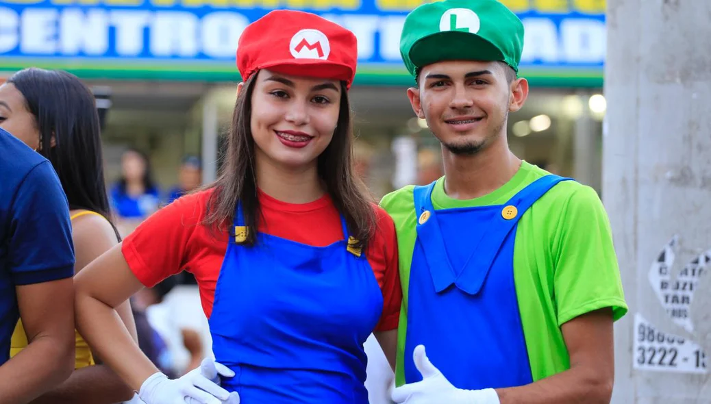 Mário e Luigi no Corso em Teresina, famosos personagens do mundo dos games