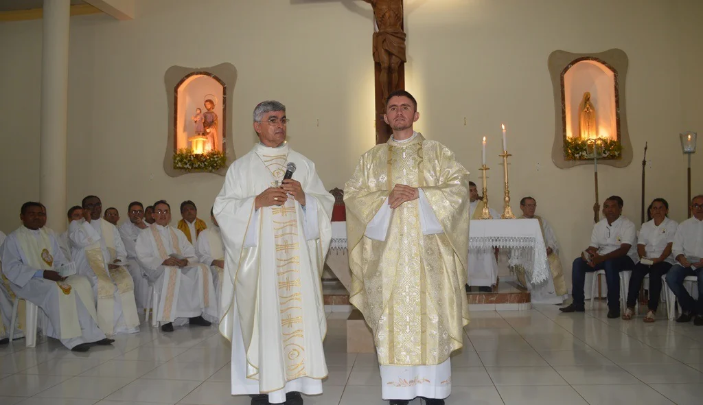 Missa solene foi presidida por dom Plínio