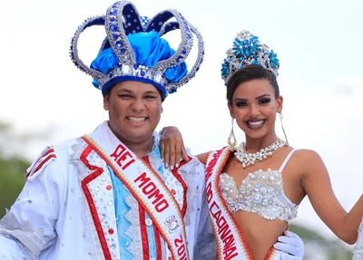 Rei e Rainha do Carnaval 2018 participam do Corso de Teresina