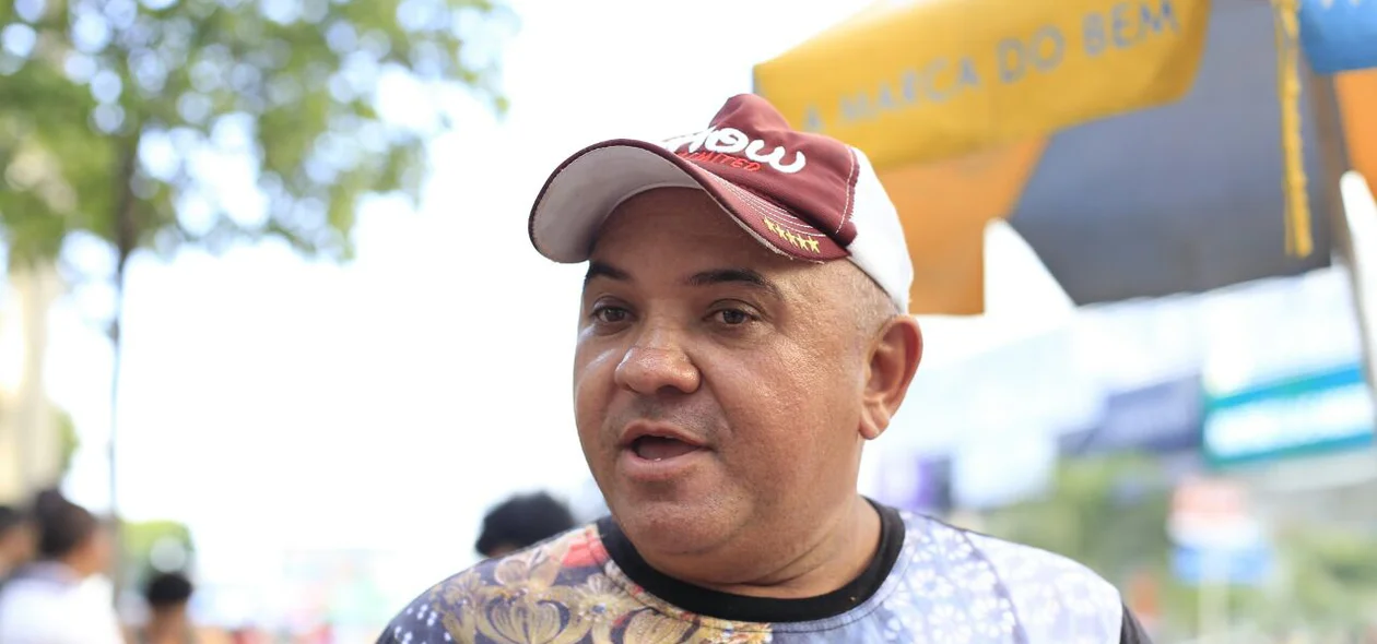 Vendedor de espetinho no corso 2018, Adriano Alves