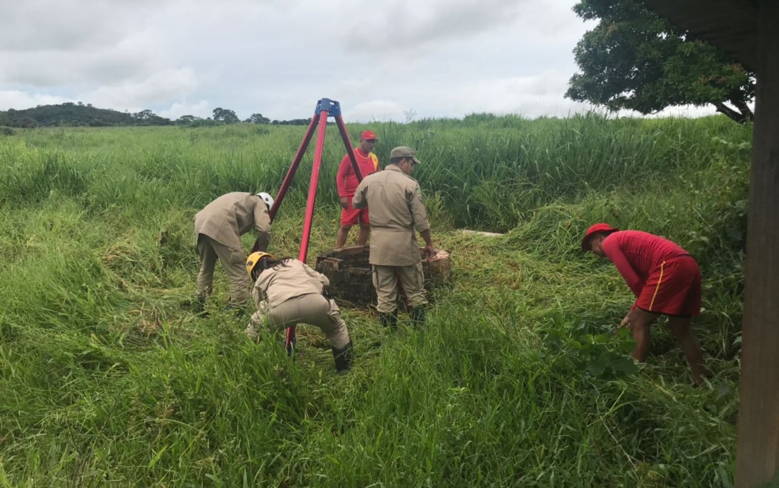 Cisterna onde mulher jogou o corpo do marido no Goiás 