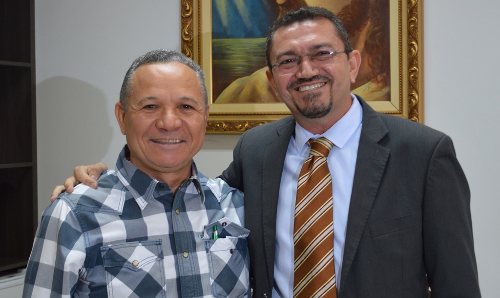 Outrora afinados, Edilson Carvalho e Padre Walmir estão em rota de colisão.
