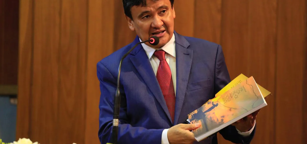 Governador levou mensagem aos parlamentares na Alepi