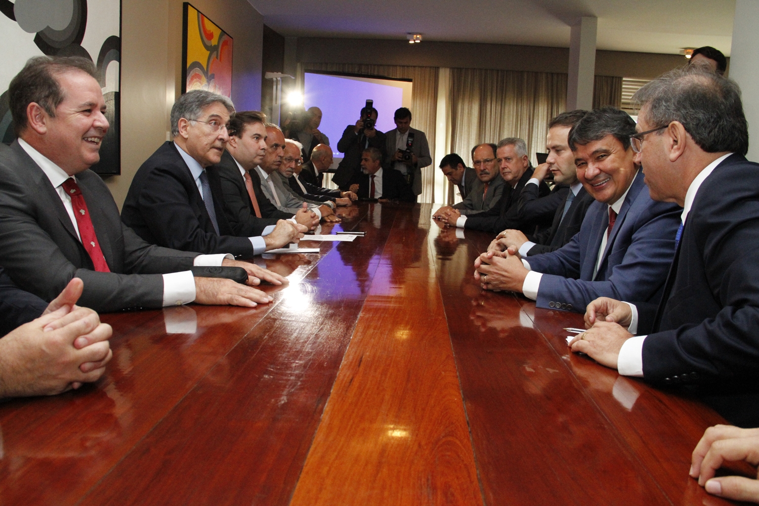 O governador participou de encontro com Rodrigo Maia e várias autoridades políticas em Brasília