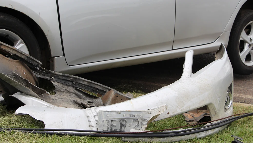 Parte do veículo se deslocou do carro