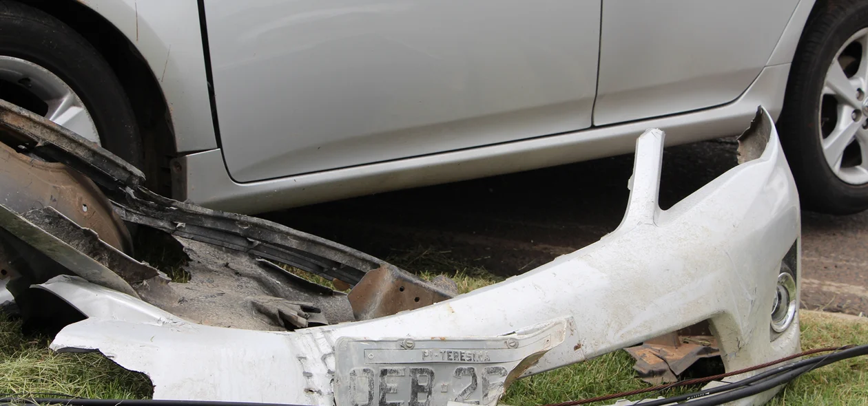 Parte do veículo se deslocou do carro