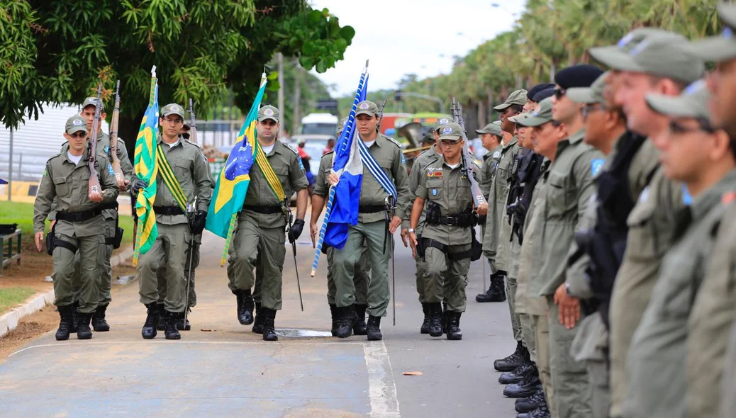 Revista às tropas na Avenida Marechal de Castelo Branco