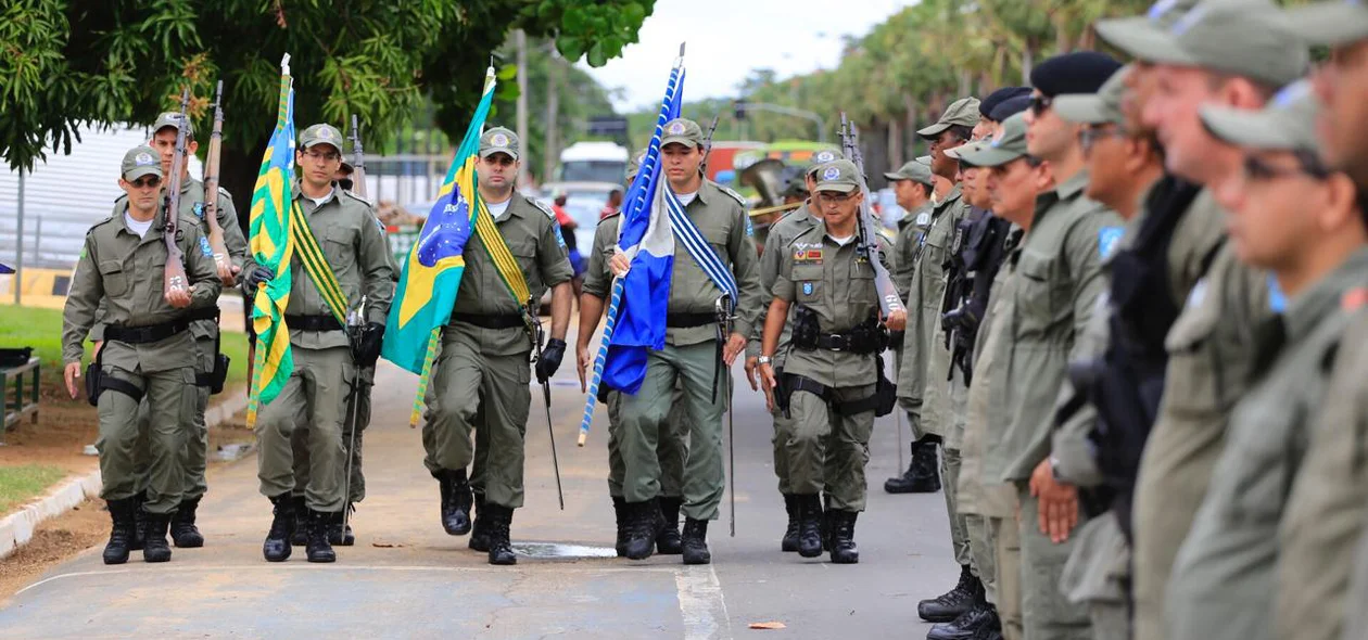 Revista às tropas na Avenida Marechal de Castelo Branco
