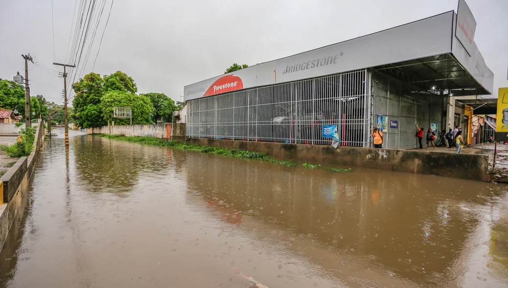 Avenida Frei Heliodoro