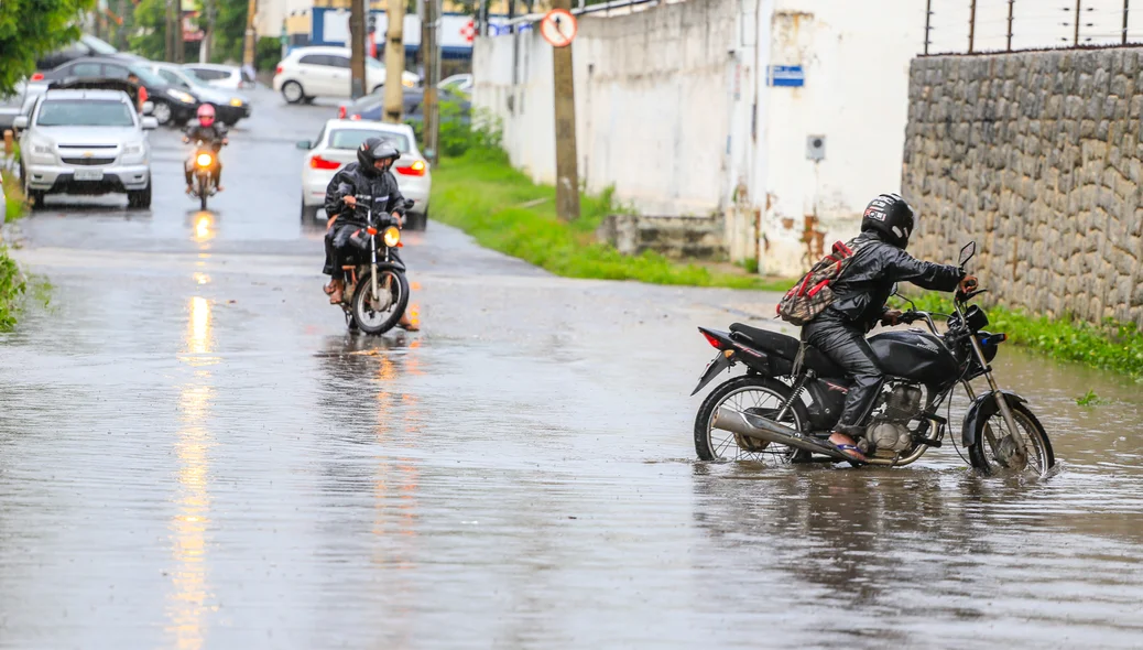 Motociclistas também desistiram de fazer a travessia na Gayoso de Almendra
