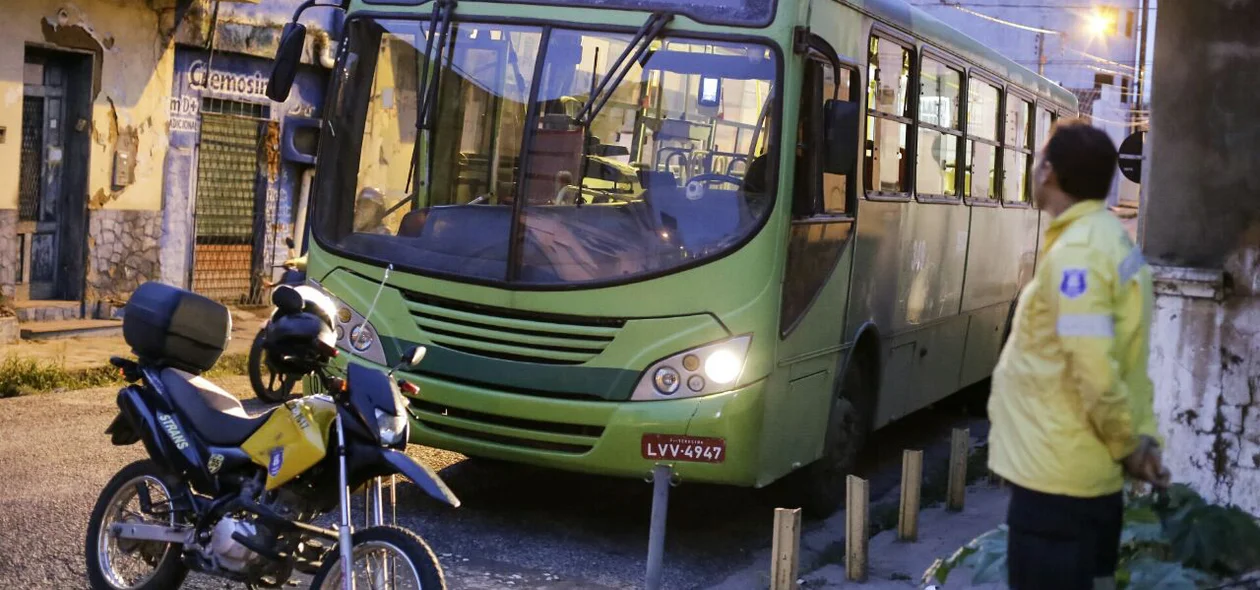 Ônibus que faz a linha Monte Verde, via Parque Alvorada foi apreendido