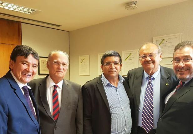 Wellington Dias, Roberto Freire, Celso Henrique, deputado Fernando Monteiro e Wober Júnior, secretário geral do PPS, durante encontro em Brasília