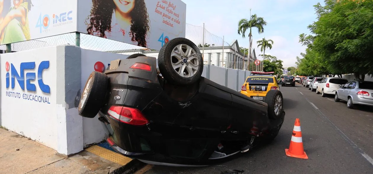 Acidente na rua Olavo Bilac na zona sul de Teresina