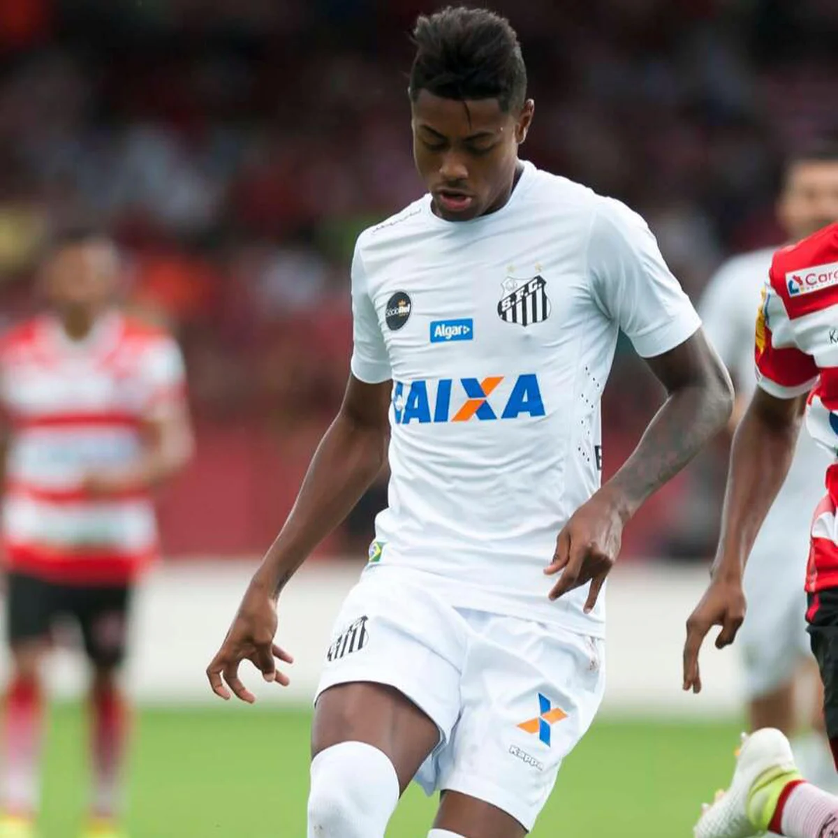Bruno Henrique é liberado para treinar com bola no Santos após avaliação na Alemanha, santos