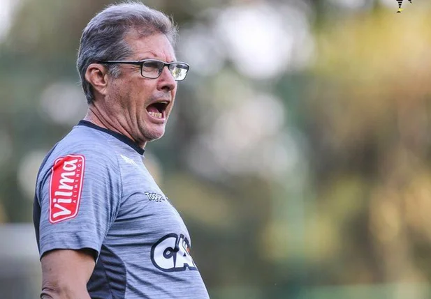 Técnico Oswaldo de Oliveira é demitido do Atlético Mineiro
