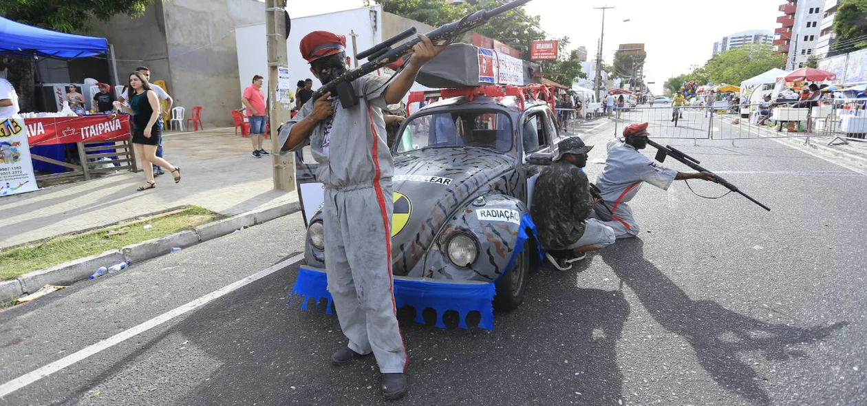 Fantasiados no bloco Pinto da Morada em Teresina