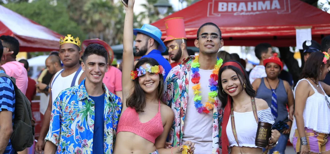 Foliões no bloco Sanatório Geral