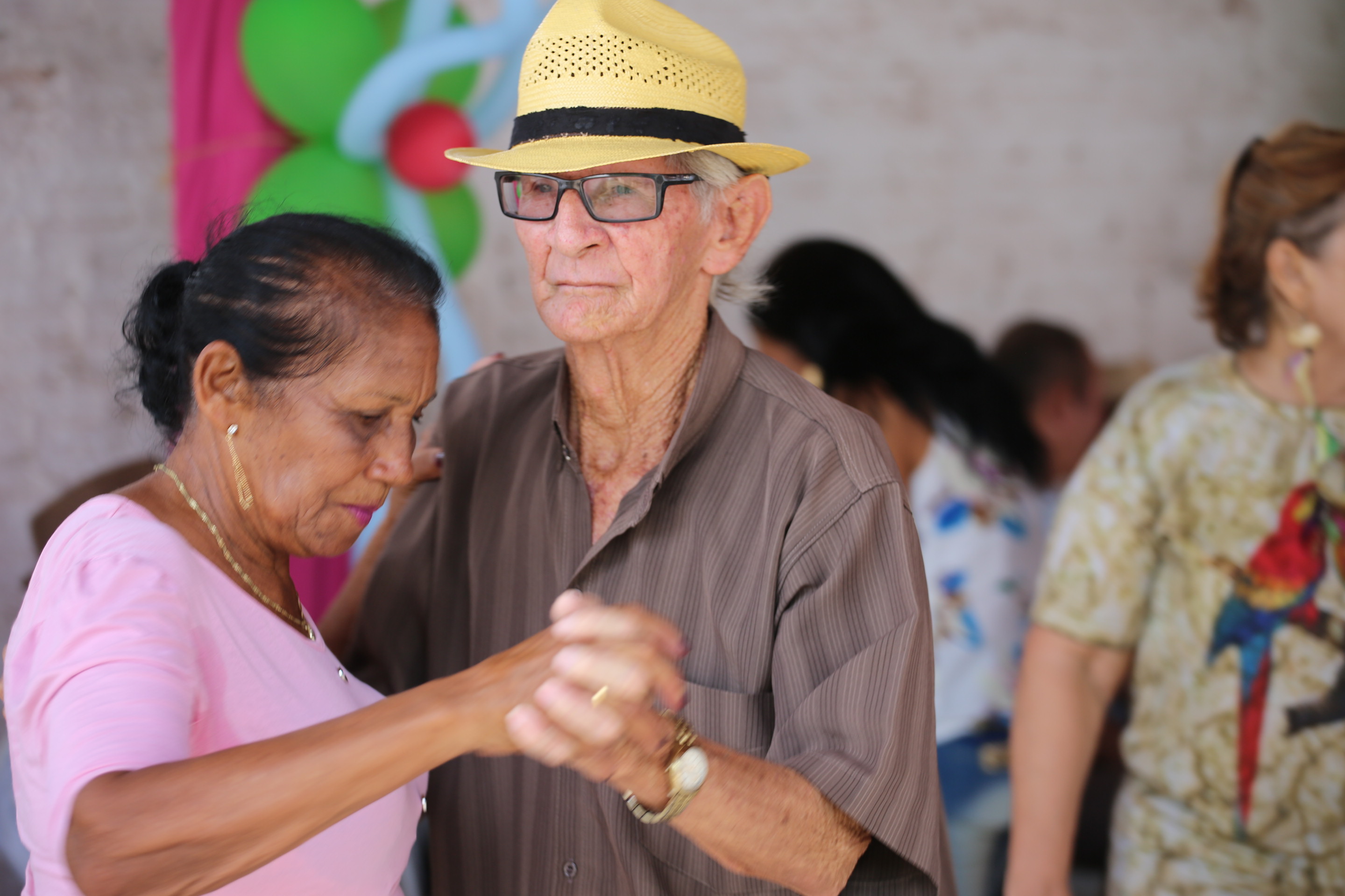 Os idosos caíram na dança durante o Carnaval