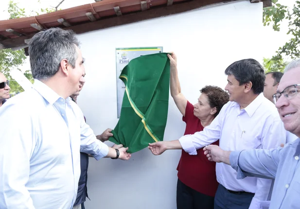 Solenidade de inauguração de obra na localidade Olho D água 