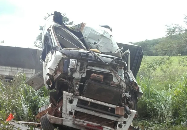 Casal morre em acidente na BR 135