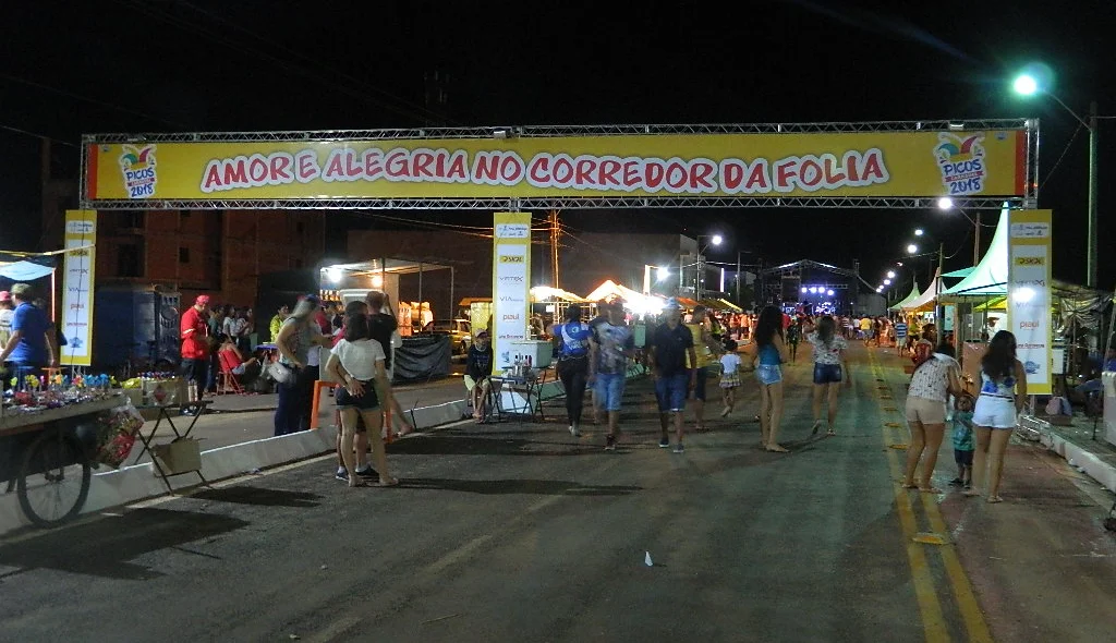 Corredor da folia na Avenida Beira Rio em Picos