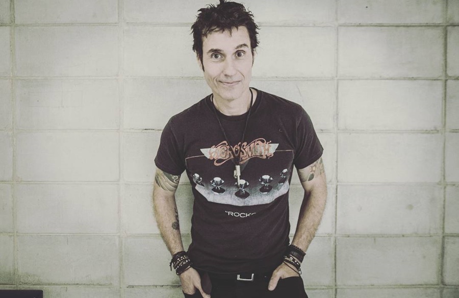 Dinho Ouro Preto, vocalista da banda Capital Inicial