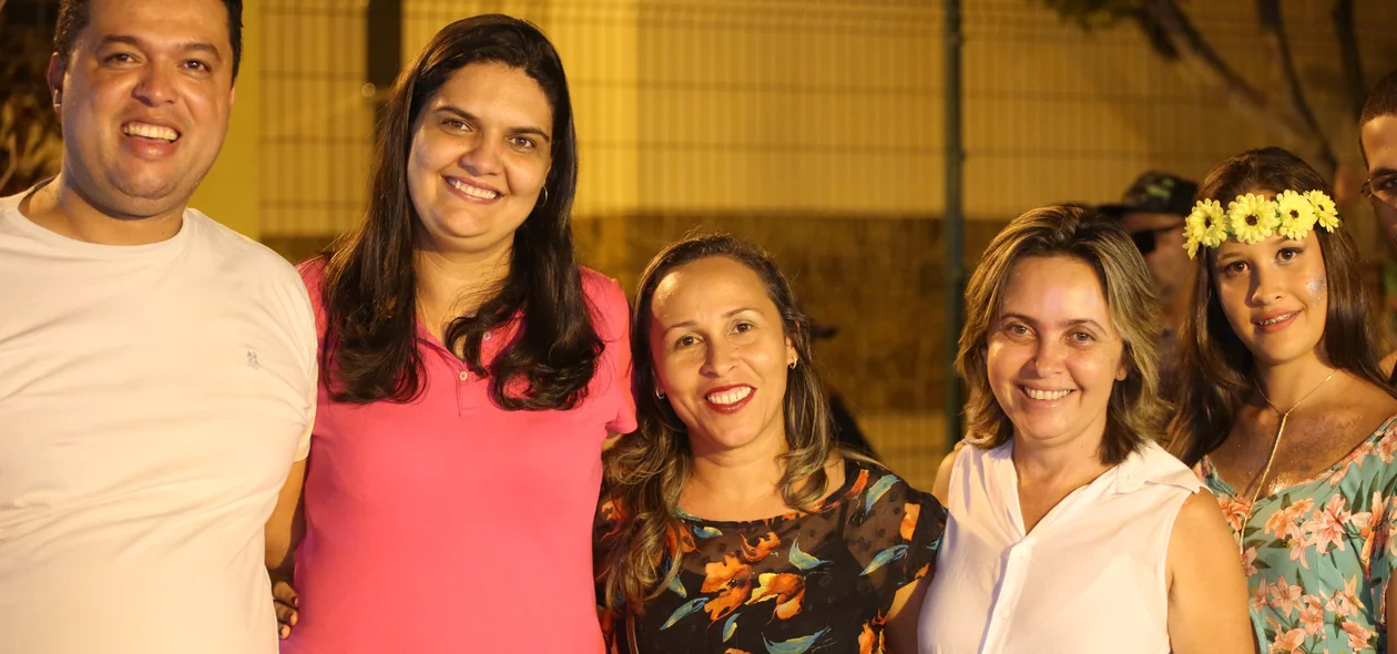Família curtindo o carnaval 