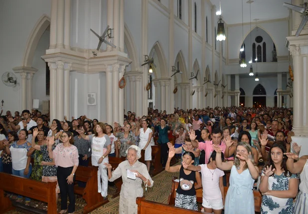 Católicos participam da celebração