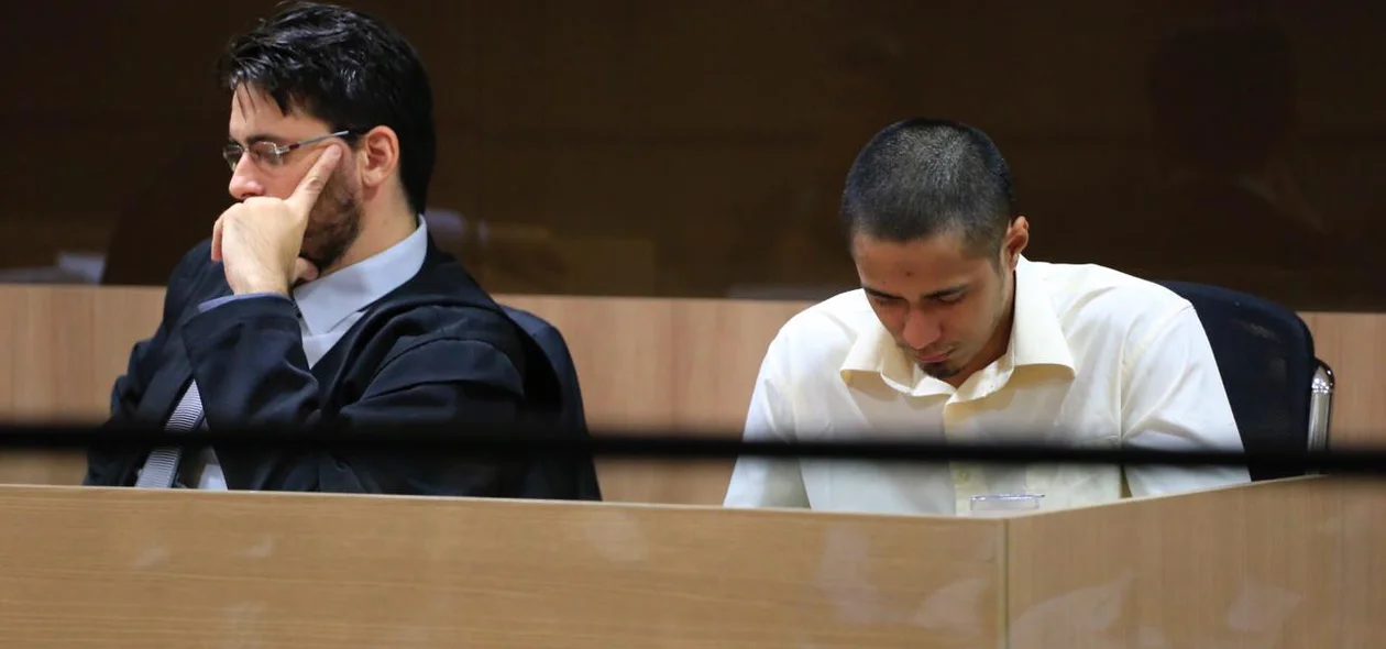 Igor Gabriel ficou com a cabeça baixa durante o julgamento