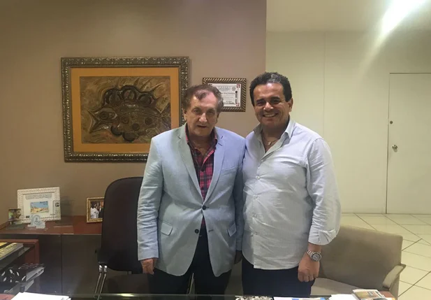 Prefeito Mão Santa e o secretário Henrique Pires