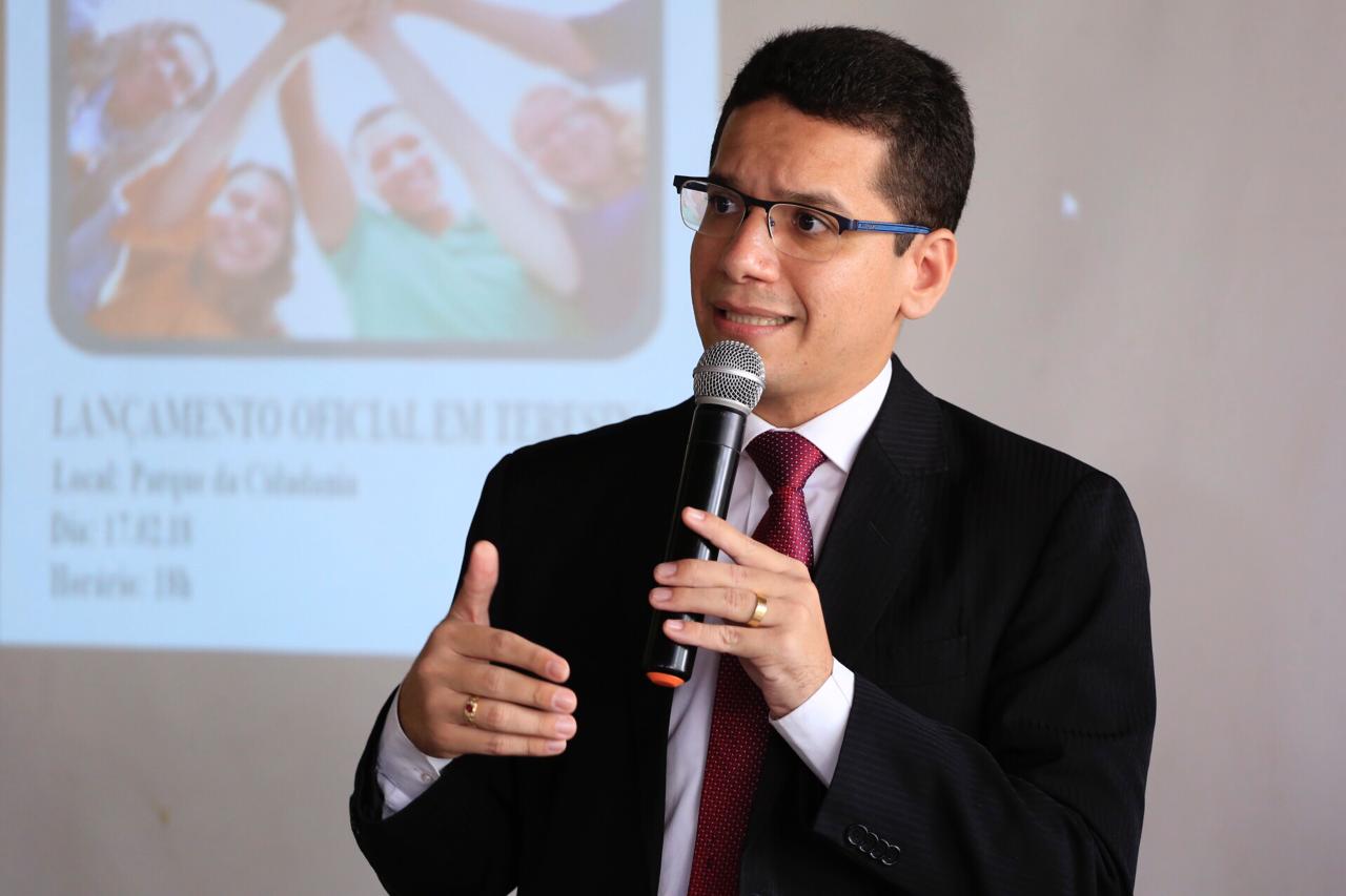 Secretário estadual de Justiça, Daniel Oliveira