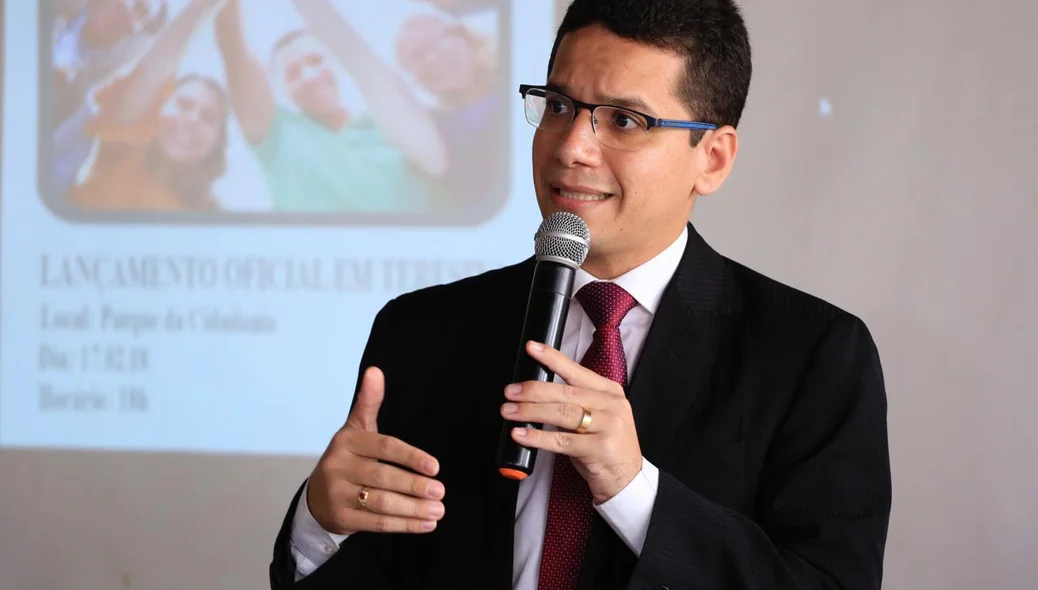 Secretário estadual de Justiça, Daniel Oliveira
