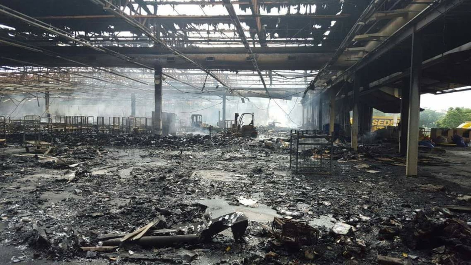 Incêndio afetou centro de triagem dos Correios em Fortaleza