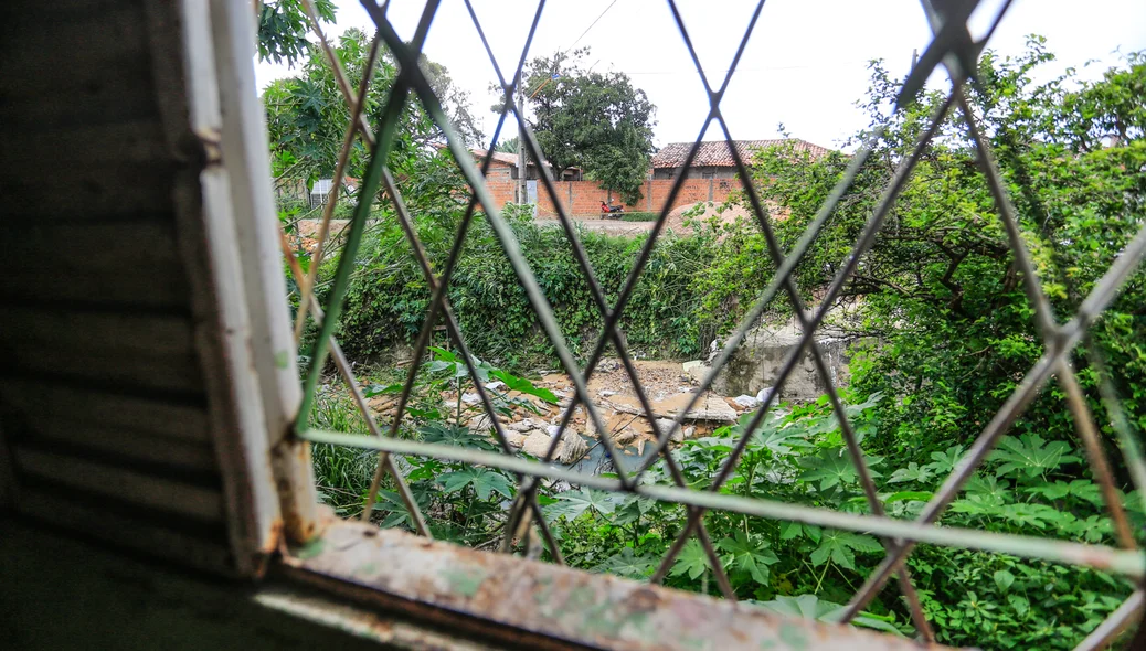 Morador disse que é essa a visão que ele tem quando chove 
