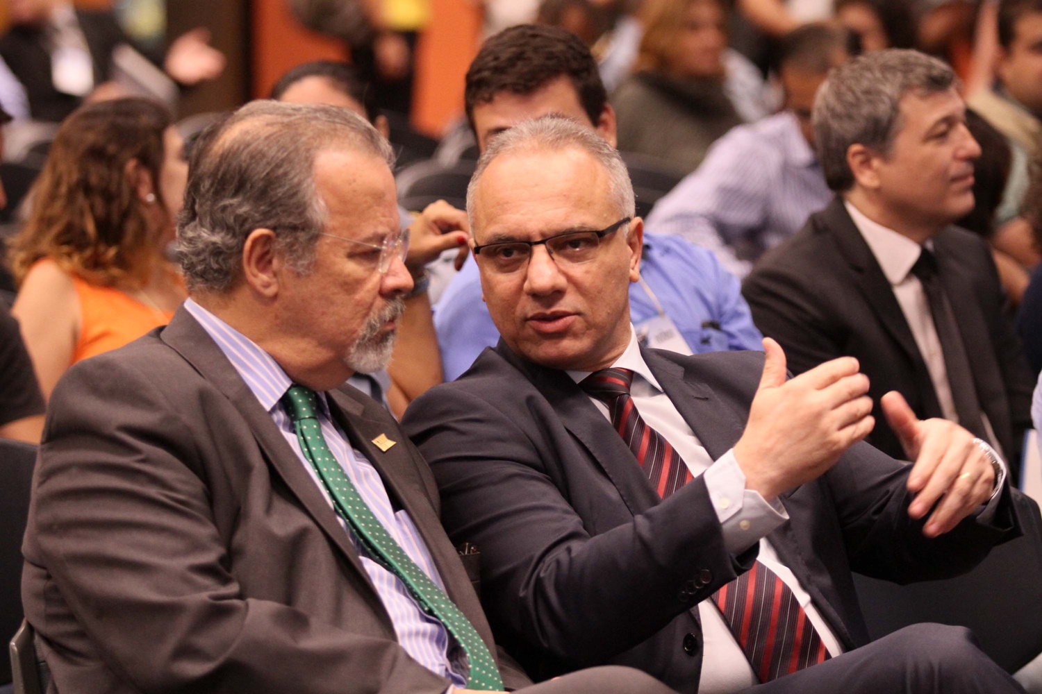 Roberto Sá ao lado do ministro da Defesa, Raul Jungmann