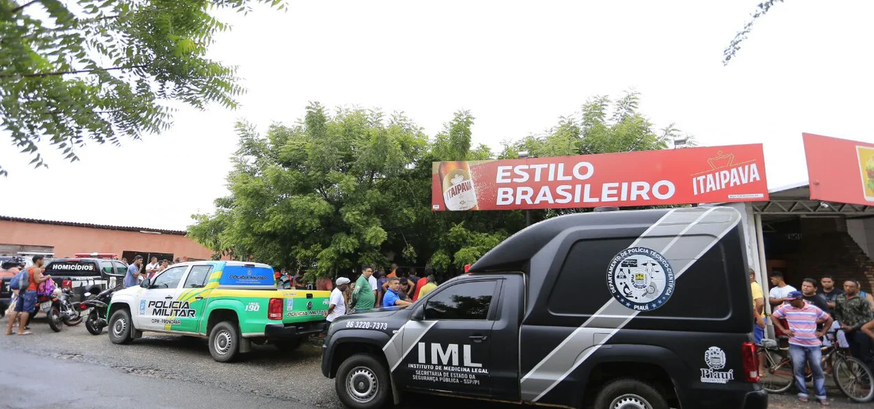 Polícia Militar e IML estiveram no local para fazer a remoção do corpo de Nilberto Lima e Silva