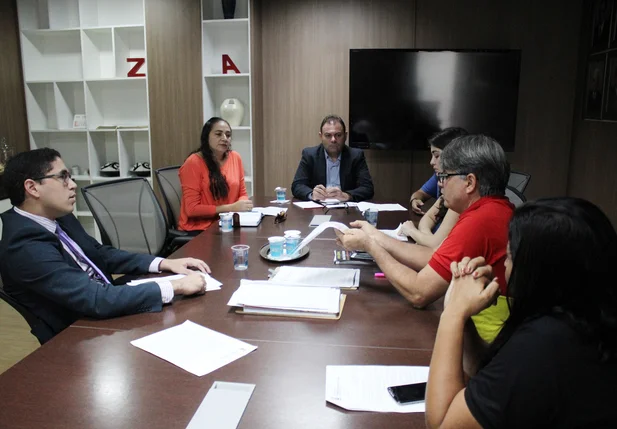 Reunião entre diretores do Sindserm e vereadores