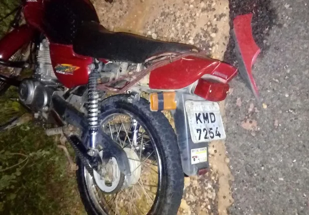 Motocicleta em que a vítima estava trafegando