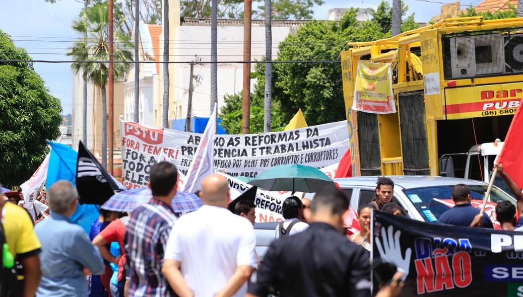 Ato contra a Reforma da Previdência no centro de Teresina