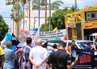 Ato contra a Reforma da Previdência no centro de Teresina