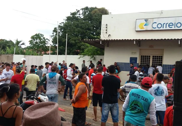 Bandidos são mortos em Correios de Pedro II