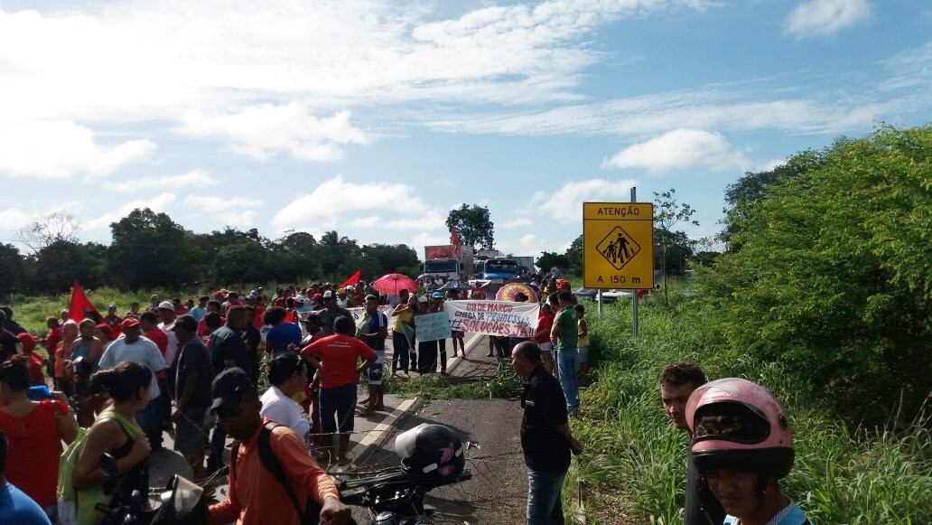 Manifestação no km 22 da BR 316.