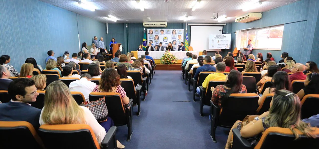 Entrega de certificados do curso da Controladoria-Geral do Estado do Piauí