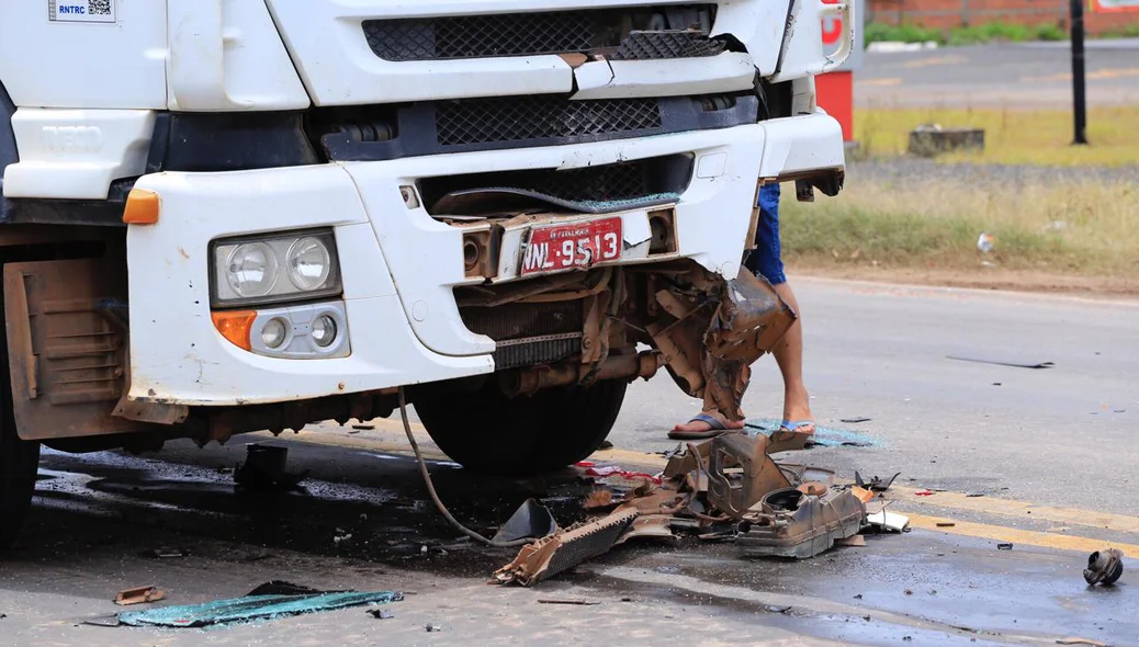 Frente de um dos caminhões